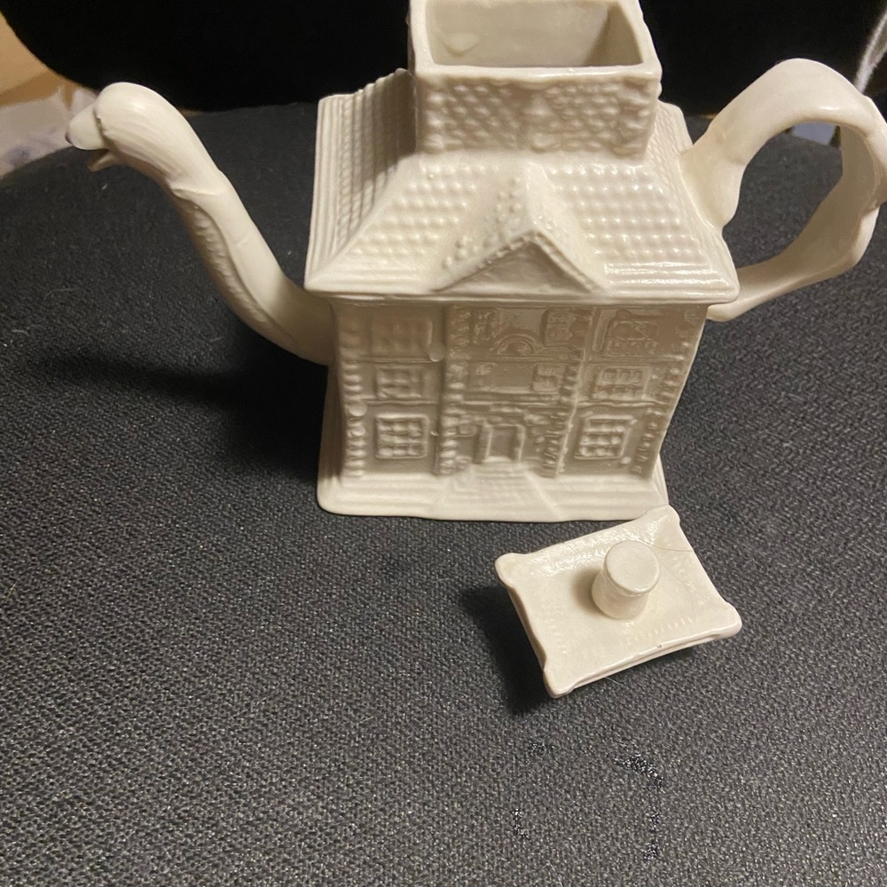 Metropolitan museum, Stafford teapot